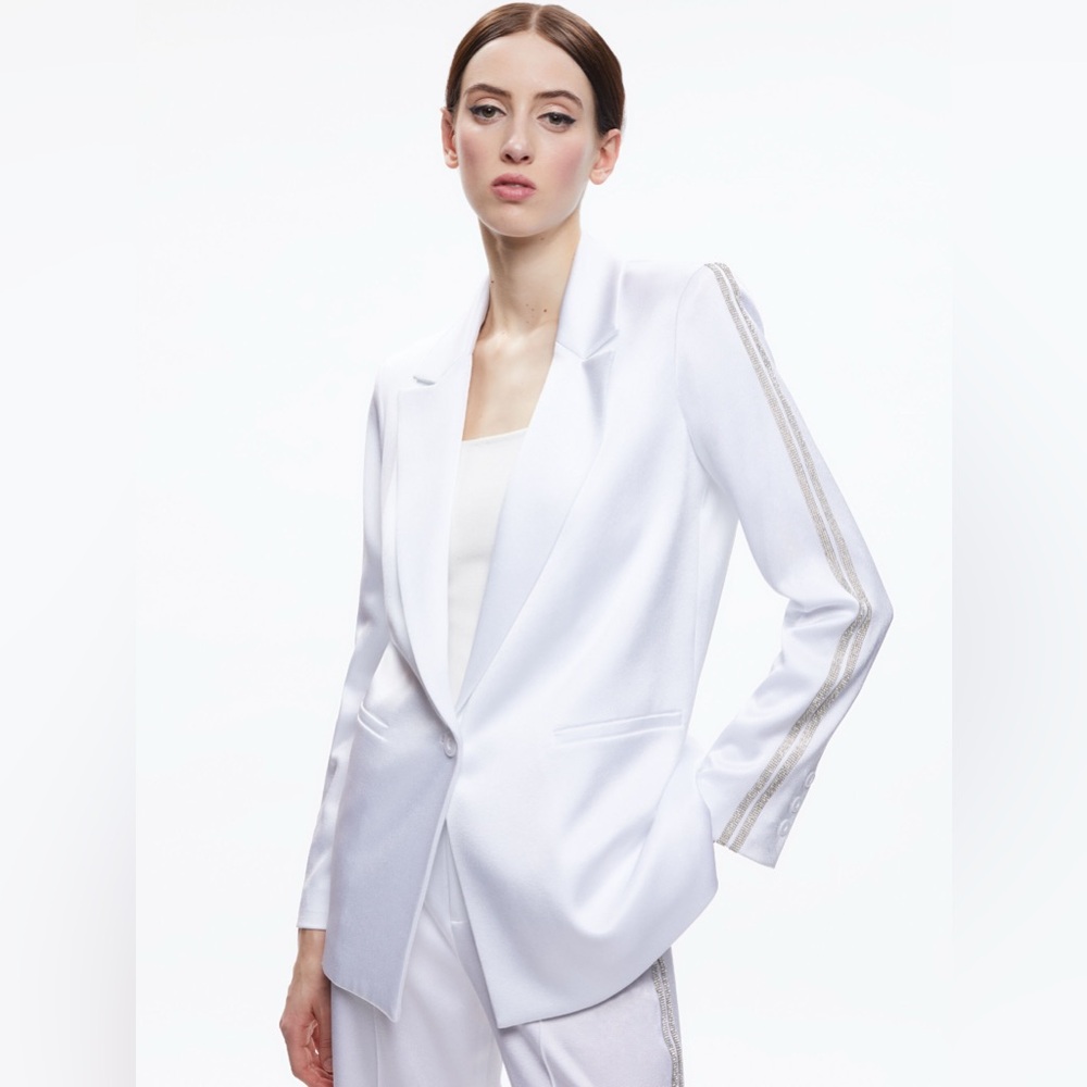 NWT $695 Alice + Olivia Denny Crystal Stripe Longline Blazer In White